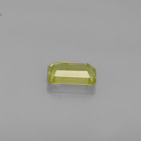 Sfene naturale verde da 0,45 ct, taglio smeraldo, VS