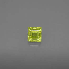 Sfene naturale verde da 0,45 ct, quadrato, VS