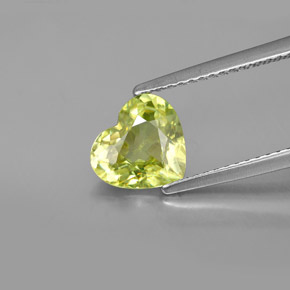 Sfene naturale verde da 1,44 ct, a forma di cuore, VS