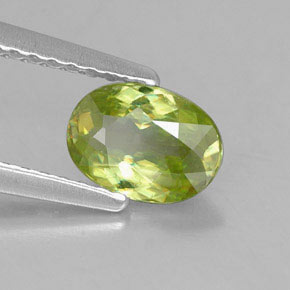 Sfene naturale verde da 0,76 ct, taglio ovale, VS