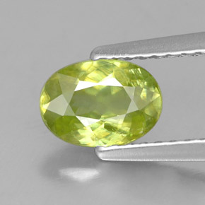 Sfene naturale verde da 0,88 ct, taglio ovale, VS