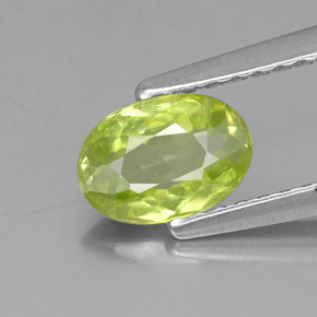 Sfene Verde dorato naturale da 0.64 ct, Taglio ovale, VS