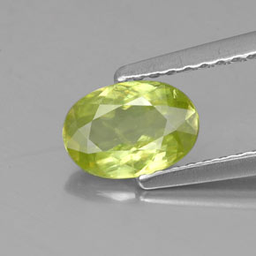 Sfene naturale verde da 0,80 ct, taglio ovale, VS-SI