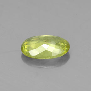 Sfene naturale verde da 0,80 ct, taglio ovale, VS-SI