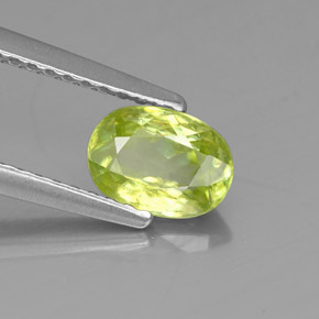 Sfene naturale verde da 0,84 ct, taglio ovale, VS