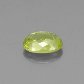 Sfene naturale verde da 0,84 ct, taglio ovale, VS