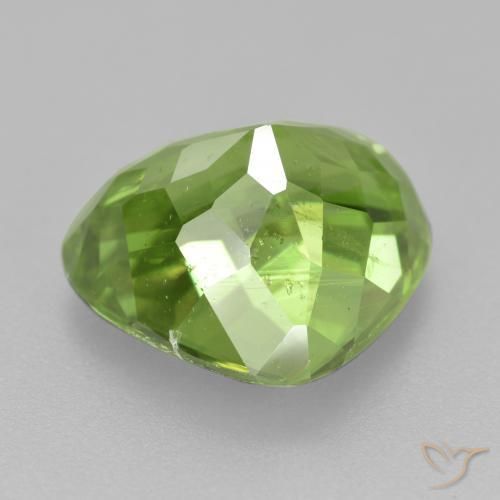 Sfene Verde caldo naturale da 4.97 ct, Forma a pera, VS-SI