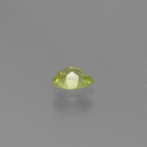 Sfene naturale verde da 0,42 ct, taglio a pera, VS