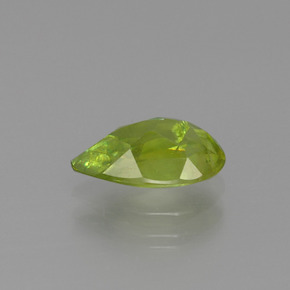 Sfene naturale verde da 1,56 ct, taglio a pera, SI