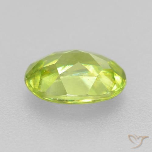 Sfene Verde brillante naturale da 0.77 ct, Ovale, VS