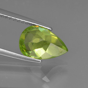 Sfene Verde brillante naturale da 2.07 ct, Forma a pera, SI