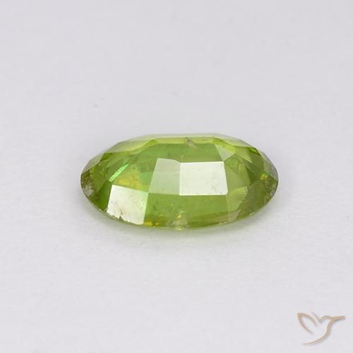 Sfene Verde brillante naturale da 0.73 ct, Ovale, VS-SI