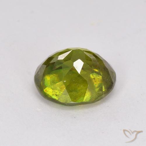 Sfene Caldo bosco verde naturale da 0.95 ct, Ovale, VS-SI