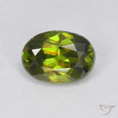 Sfene Caldo terroso verde naturale da 1.11 ct, Taglio ovale, VVS-VS