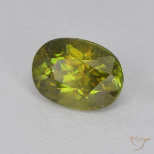 Sfene Verde medio-scuro naturale da 0.73 ct, Ovale, VVS-VS