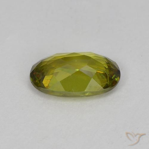 Sfene Verde medio-scuro naturale da 0.74 ct, Ovale, VVS-VS
