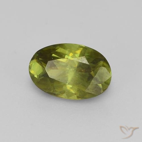Sfene Caldo terroso verde naturale da 0.57 ct, Ovale, VS