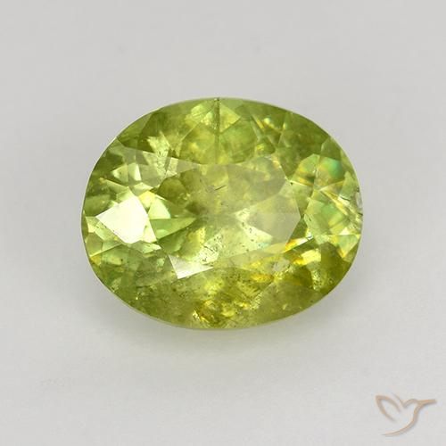 Sfene Caldo bosco verde naturale da 1.19 ct, Ovale, VS-SI