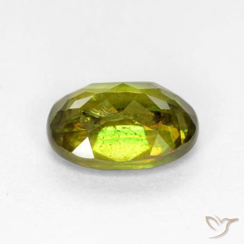 Sfene Caldo terroso verde naturale da 0.70 ct, Ovale, VS-SI