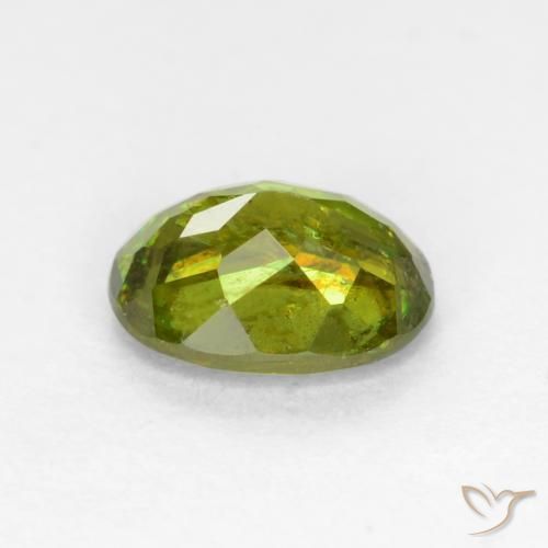 Sfene Caldo terroso verde naturale da 0.65 ct, Ovale, SI