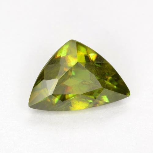 Sfene Caldo terroso verde naturale da 0.50 ct, Taglio trillion, VS-SI