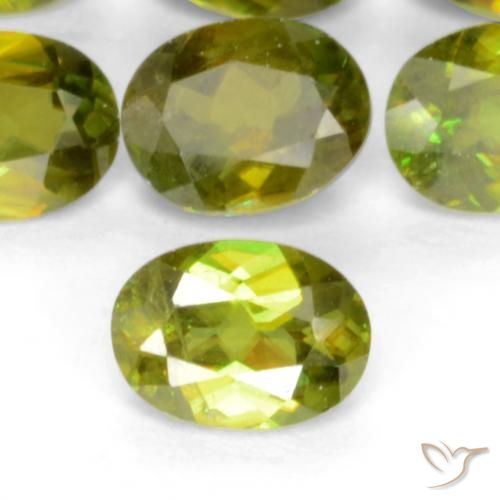 0.45ct Naturale Caldo bosco verde Sfene, Ovale, VS-SI
