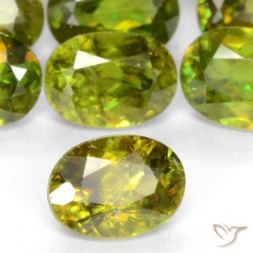 Sfene Verde medio naturale da 0.49 ct, Ovale, VS-SI