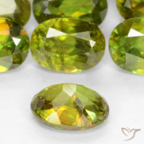 Sfene Verde medio naturale da 0.49 ct, Ovale, VS-SI
