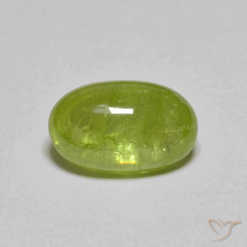 Sfene naturale verde da 2,33 ct, taglio ovale, traslucido