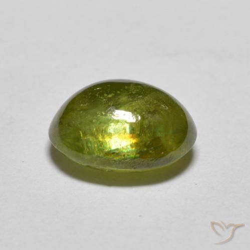 Sfene Verde terroso chiaro naturale da 2.07 ct, Ovale, Traslucido