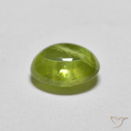 Sfene naturale verde da 1,59 ct, taglio ovale, traslucido