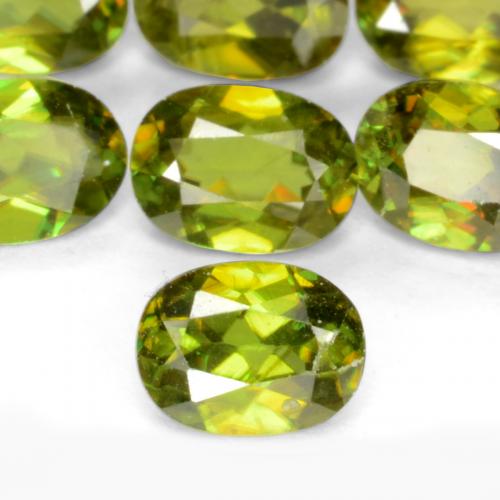 Sfene naturale verde da 2,30 ct, taglio ovale, VS