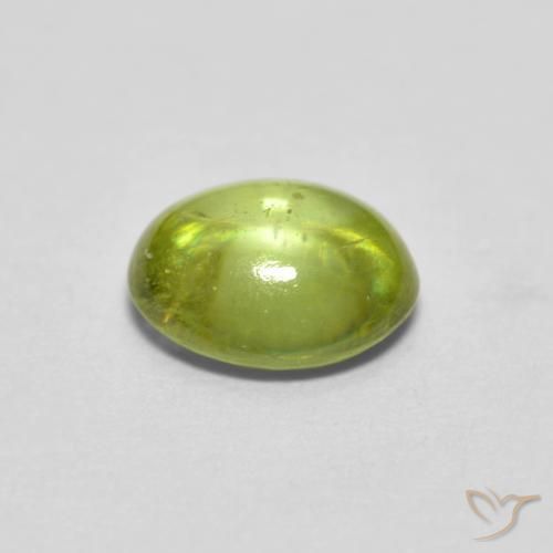Sfene Caldo bosco verde naturale da 1.17 ct, Ovale, Trasparente
