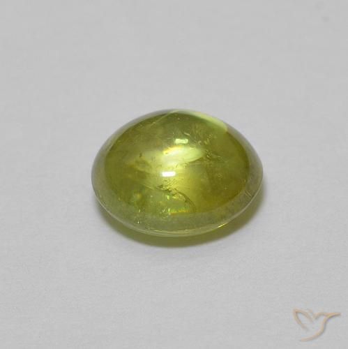 Sfene Caldo bosco verde naturale da 0.94 ct, Ovale, Trasparente