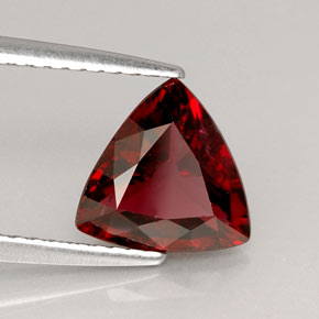 Spinello naturale  da 1,86 ct, trillion, VS
