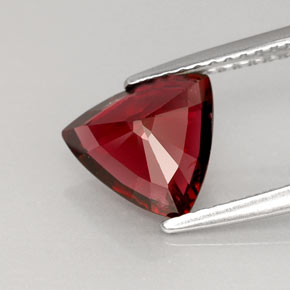 Spinello naturale  da 1,86 ct, trillion, VS