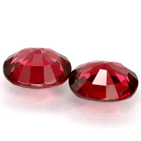 Spinello naturale rosso da  ct, taglio ovale, VVS-VS