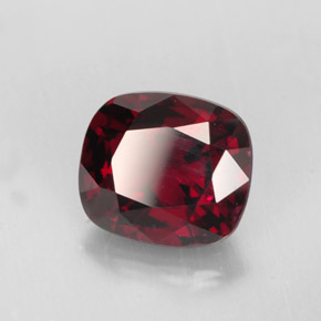 Spinello naturale  da 1,99 ct, taglio a cuscino, VS