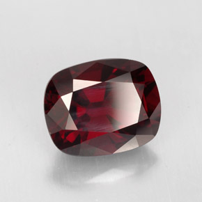 Spinello naturale  da 2,79 ct, taglio a cuscino, VS