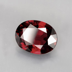 Spinello naturale  da 2,11 ct, taglio ovale, VS