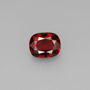 Spinello naturale  da 0,76 ct, taglio a cuscino, VS