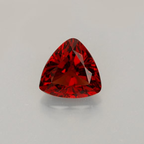 Spinello naturale rosso da 0,86 ct, trillion, VS