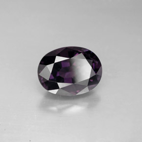 Spinello naturale  da 2,61 ct, taglio ovale, VVS-VS