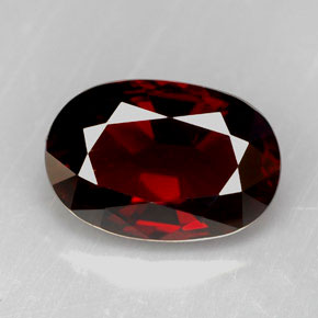 Spinello naturale  da 3,03 ct, taglio ovale, VVS-VS