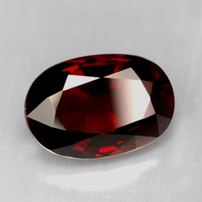 Spinello naturale  da 3,03 ct, taglio ovale, VVS-VS