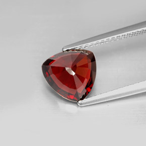 Spinello naturale  da 2,29 ct, trillion, VS