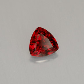 Spinello naturale rosso da 0,53 ct, trillion, VS