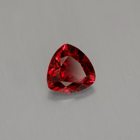 Spinello naturale  da 0,50 ct, trillion, VVS-VS