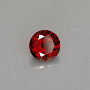 Spinello naturale  da 0,56 ct, taglio rotondo, VS