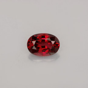 Spinello naturale  da 0,76 ct, taglio ovale, VS